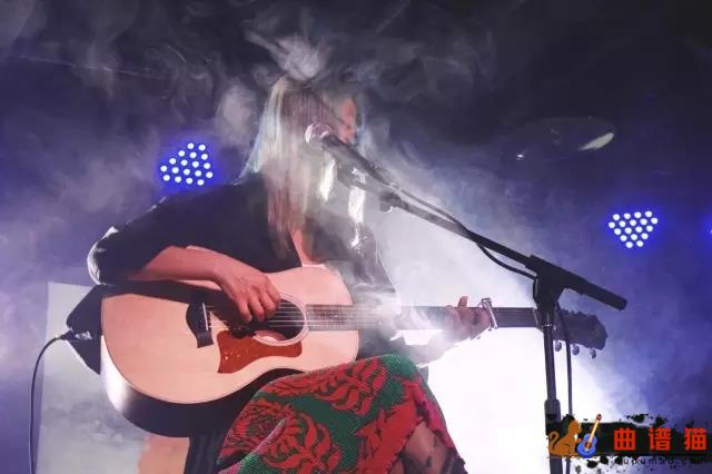 小半吉他谱 陈粒-低头呢喃  对你的偏爱太过于明目张胆简谱