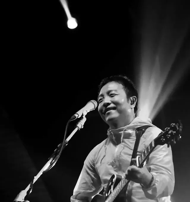 故乡吉他谱-许巍-游子离家终愿归简谱